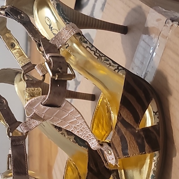 Animal print heels - Picture 3 of 3